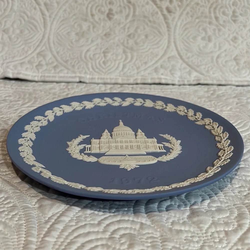 Wedgwood 1972‎ Christmas plate
